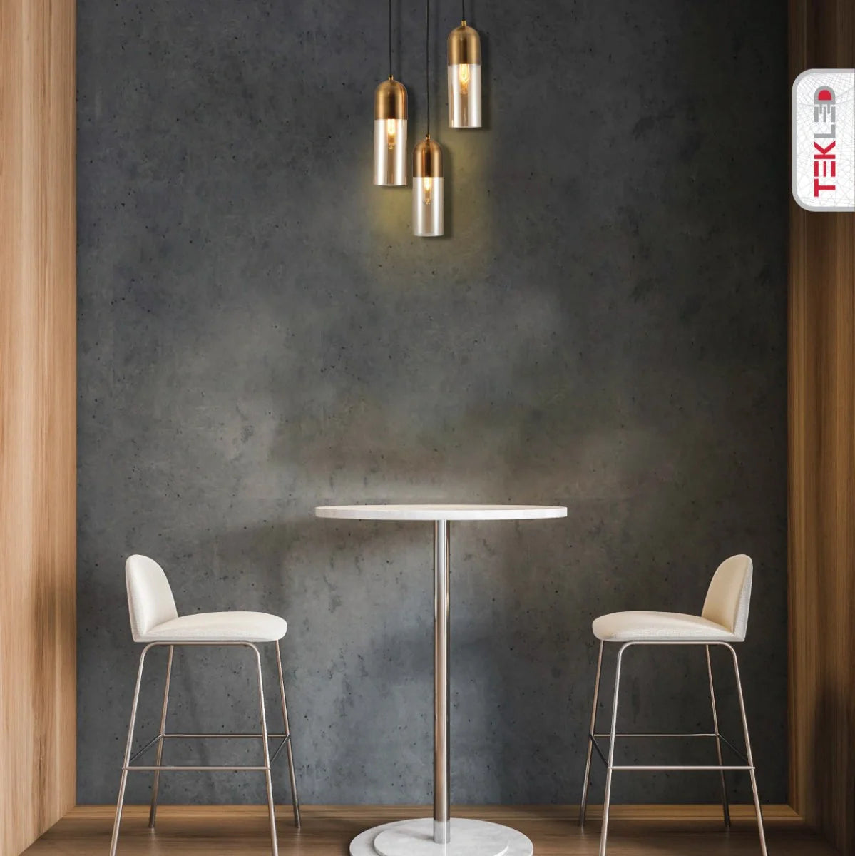 Подвесной светильник из янтарного стекла и золота, идеален для кухонь в современном или классическом интерьере.