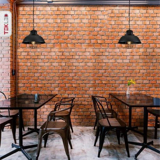 Потолочный подвесной светильник в индустриальном стиле с черным куполом, идеально подходит для гостиной или кухни.