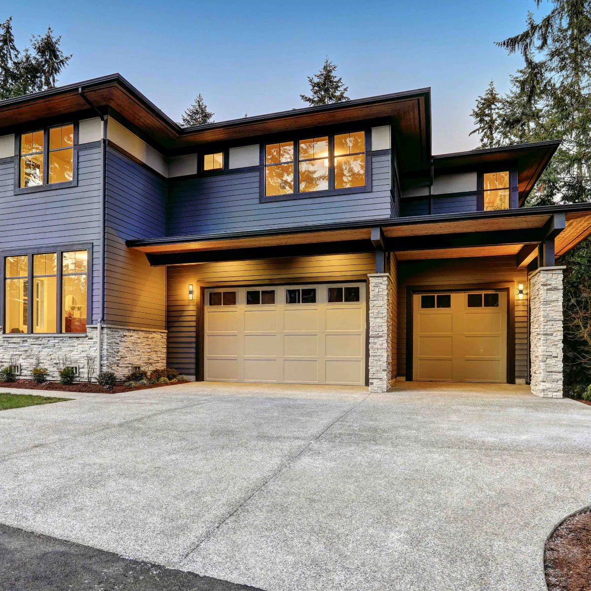 Настенный светильник в винтажном стиле для улицы, идеально подходит для террасы или сада, создавая уютную атмосферу.