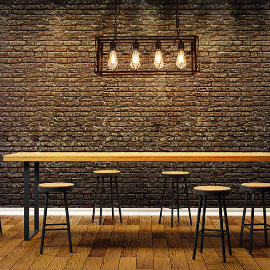 Классическая металлическая люстра с решетчатым дизайном, идеально подходит для столовой в индустриальном стиле.